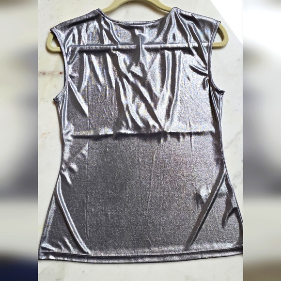 NWT Ann Taylor metallic silver top size medium - Picture 12 of 14